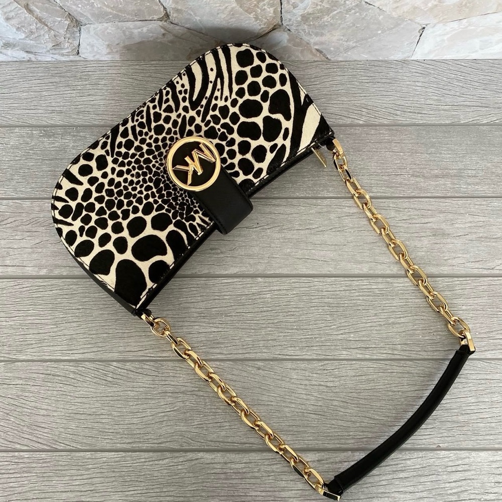 Michael Kors Pochette Black and Cream Patterned Shoulder Bag - Picture 6 of 6